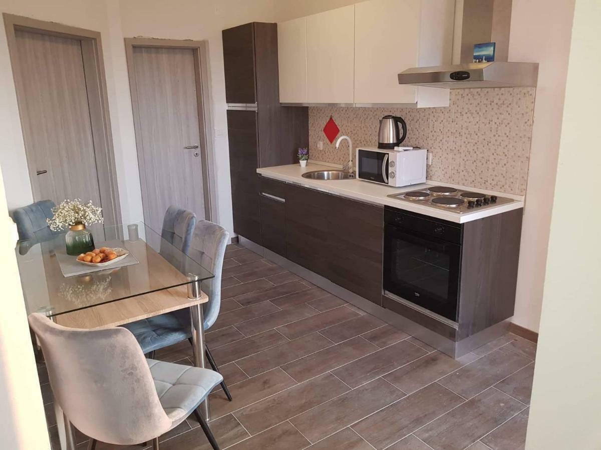Apartmani Luce I Miho Nin Buitenkant foto
