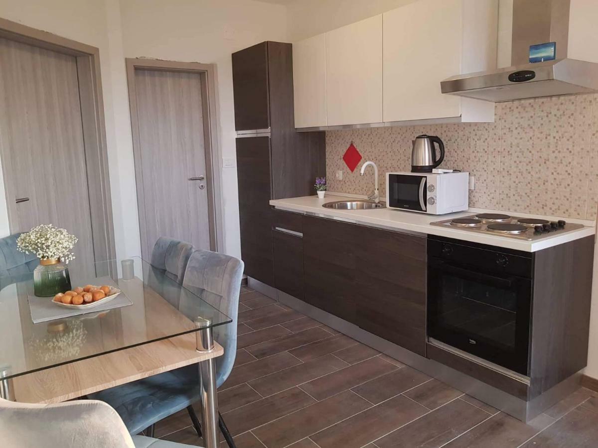 Apartmani Luce I Miho Nin Buitenkant foto