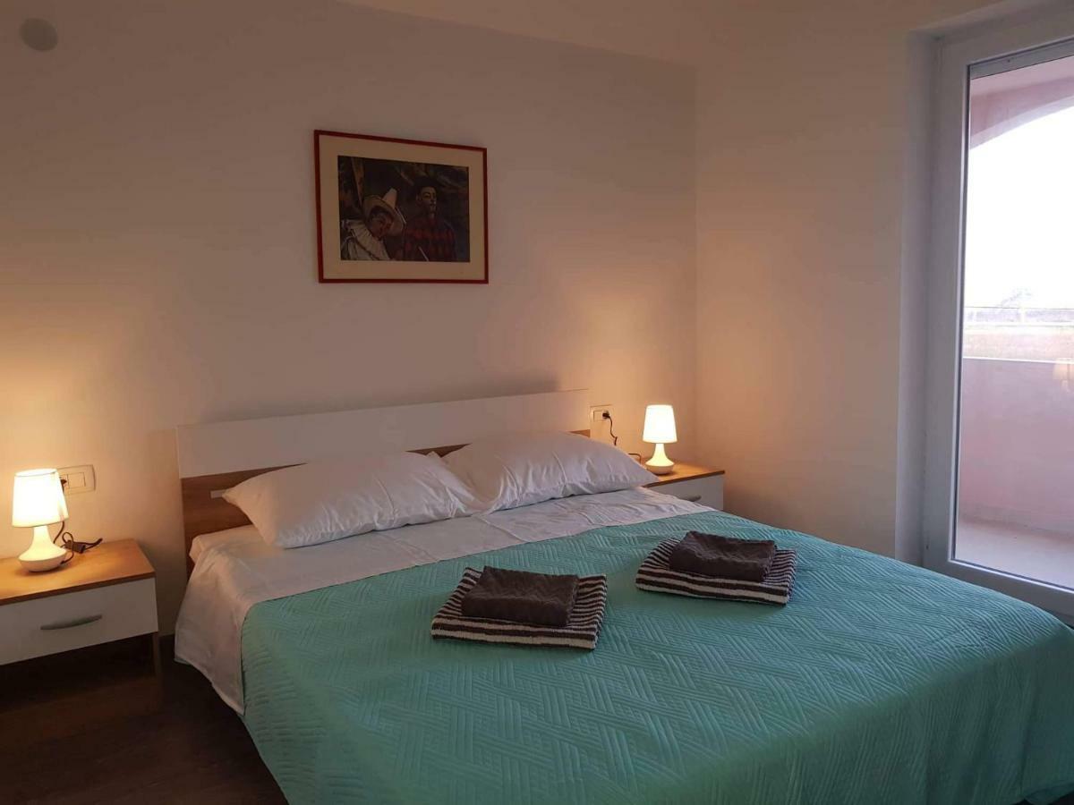 Apartmani Luce I Miho Nin Buitenkant foto